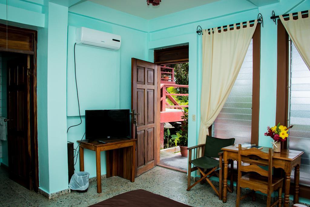 Hotel Maya Vista Tela Exterior photo